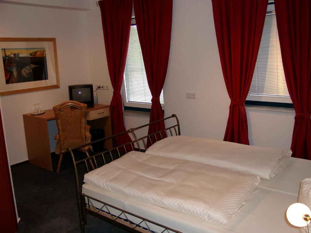 Hotel Am Kastell Goch Room photo